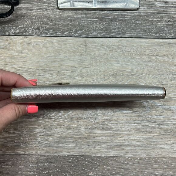 Kate Spade silver wallet - Picture 3 of 9